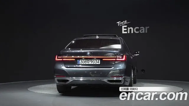 BMW 7 серии 2019 thumb 8