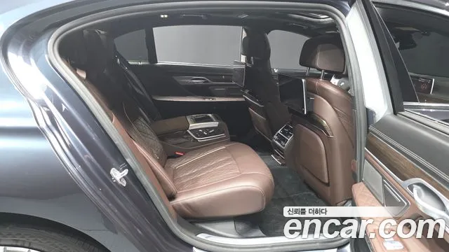 BMW 7 серии 2019 thumb 2
