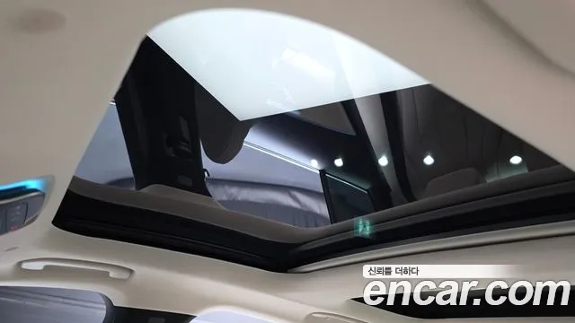 Mercedes-Benz E-Class 2025 thumb 12