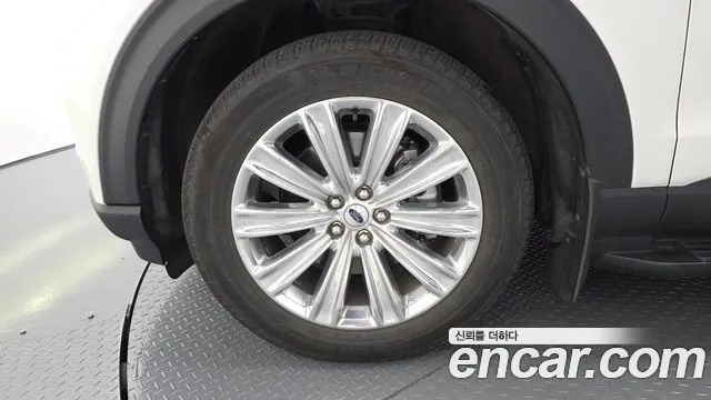 Ford Explorer 2021 thumb 8