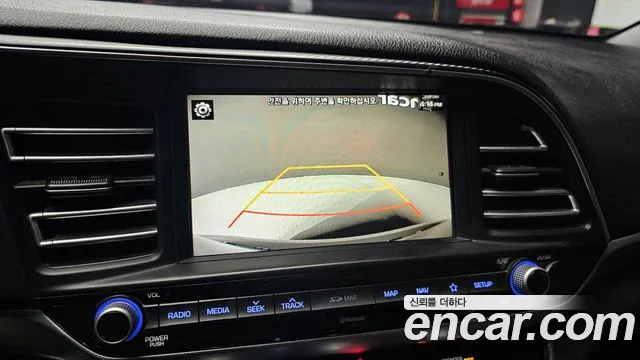 Hyundai Elantra 2019 thumb 3