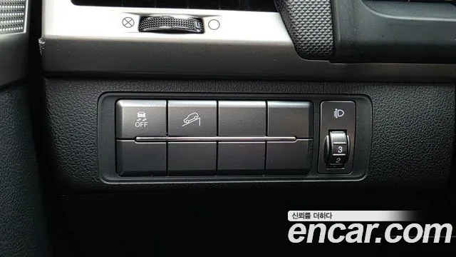 KGM Rexton 2019 thumb 9