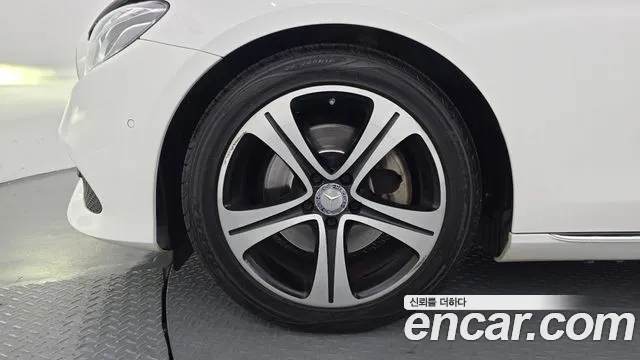 Mercedes-Benz E-Class 2016 thumb 9