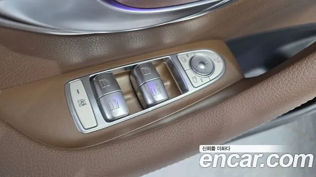 Mercedes-Benz E-Class 2016 thumb 6