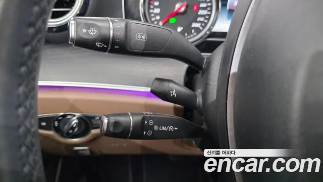 Mercedes-Benz E-Class 2016 thumb 3
