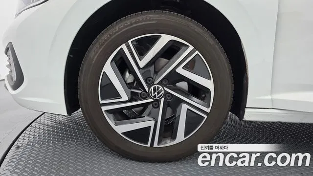 Volkswagen Jetta 2024 thumb 9