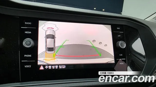 Volkswagen Jetta 2024 thumb 4