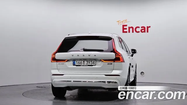 Volvo XC60 2025 thumb 8