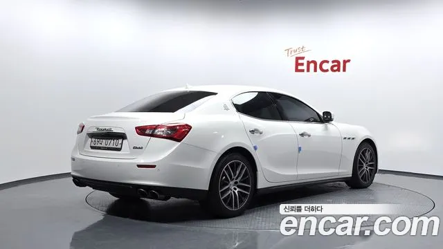 Maserati Ghibli 2016 thumb 5