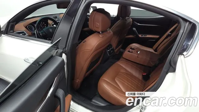 Maserati Ghibli 2016 thumb 12