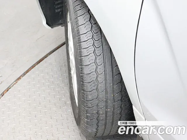 Hyundai Staria 2010 thumb 4