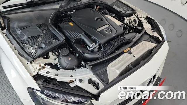Mercedes-Benz C-Class 2018 thumb 5