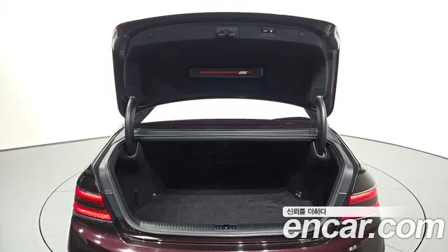 Genesis G90 2019 thumb 9