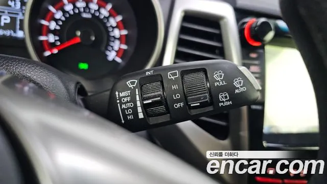 KGM Tivoli 2017 thumb 4