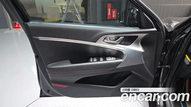 Genesis G70 2019 thumb 10