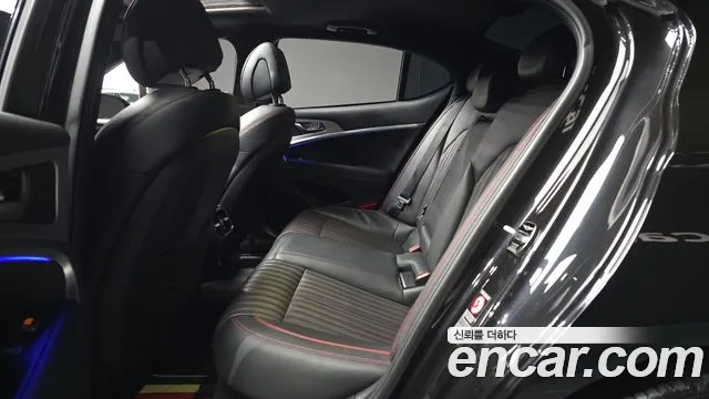 Genesis G70 2019 thumb 2