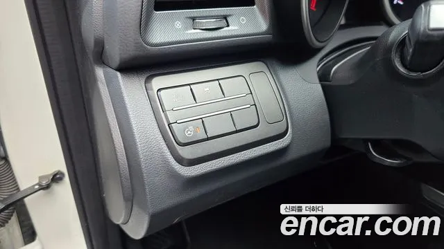 KGM Tivoli 2017 thumb 5