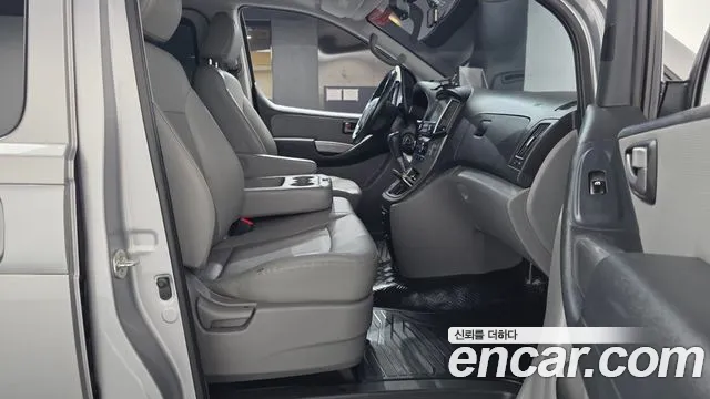 Hyundai Staria 2019 thumb 3