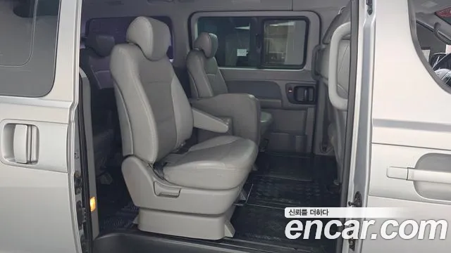 Hyundai Staria 2019 thumb 4