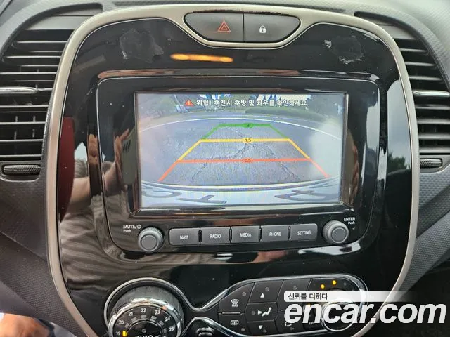 Renault QM3 2014 thumb 11