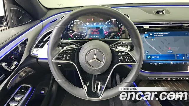 Mercedes-Benz E-Class 2025 thumb 12