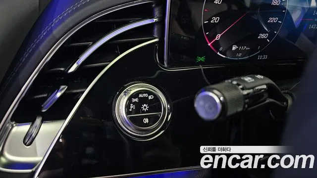 Mercedes-Benz E-Class 2025 thumb 8
