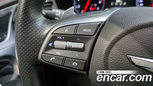 Genesis G70 2018 thumb 10