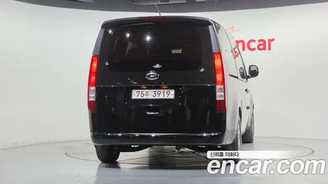 Hyundai Staria 2021 thumb 8