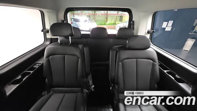 Hyundai Staria 2021 thumb 9