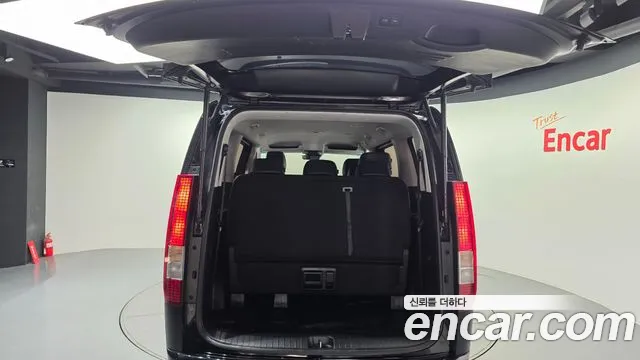 Hyundai Staria 2021 thumb 2