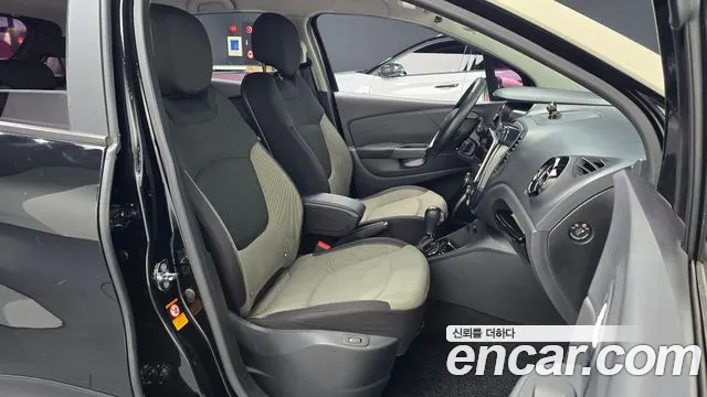Renault QM3 2014 thumb 11