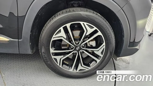 Hyundai Santa Fe 2018 thumb 6