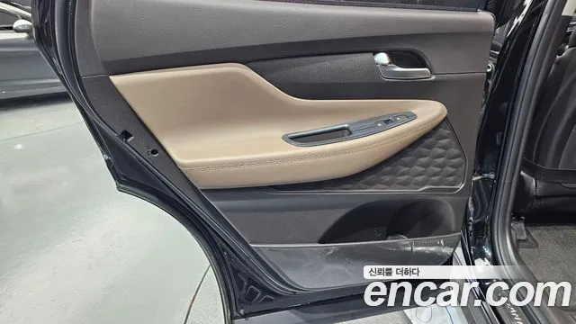 Hyundai Santa Fe 2018 thumb 7