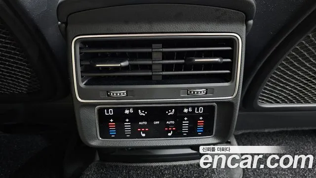 Audi Q8 2022 thumb 11
