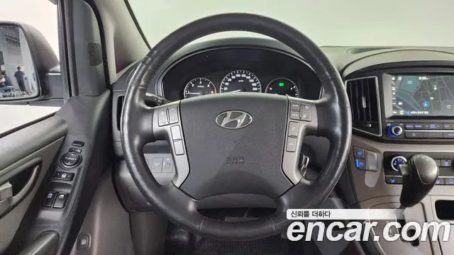 Hyundai Staria 2018 thumb 3