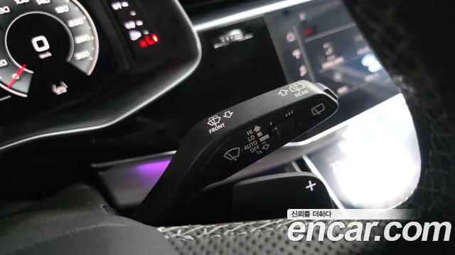 Audi Q7 2022 thumb 7
