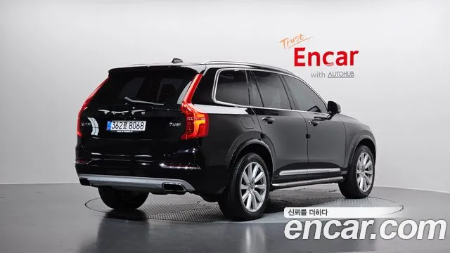 Volvo XC90 2016 thumb 10