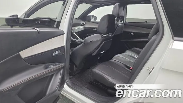 Peugeot 5008 2022 thumb 4