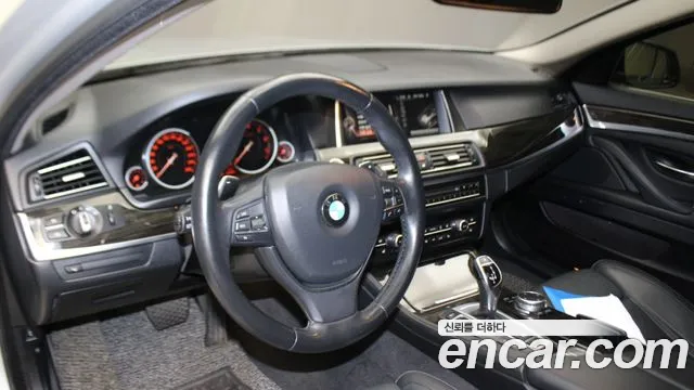 BMW 5 серии 2015 thumb 3
