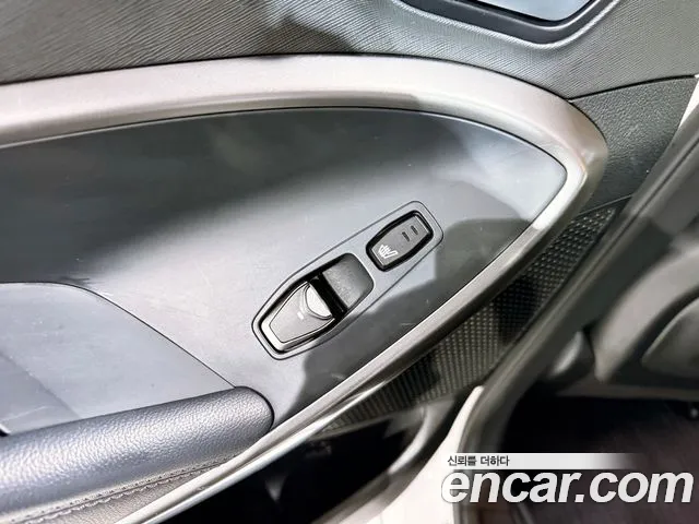 Hyundai Santafe 2016 thumb 5