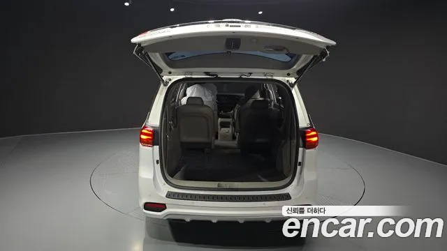 Kia Carnival 2019 thumb 3