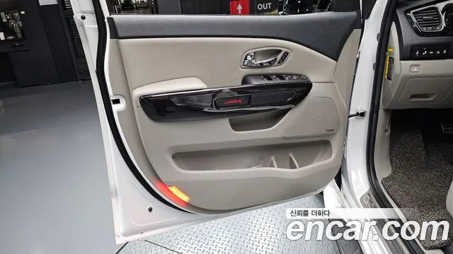 Kia Carnival 2019 thumb 7