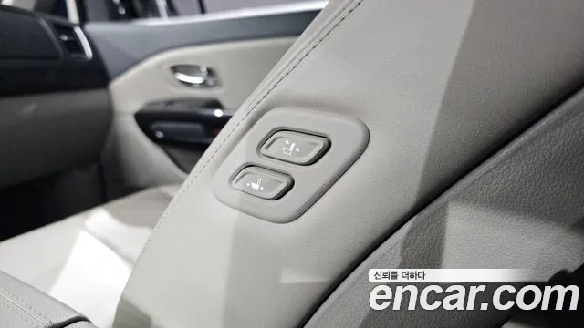 Kia Carnival 2019 thumb 10