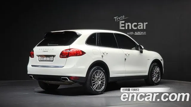 Porsche Cayenne 2011 thumb 4