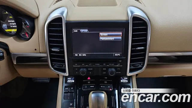 Porsche Cayenne 2011 thumb 7