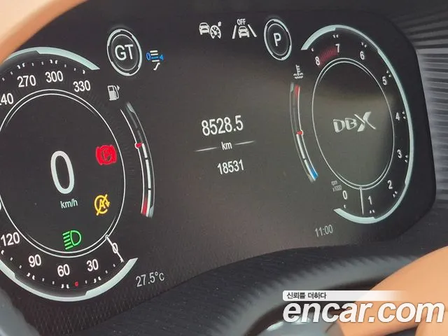 Aston Martin DBX 2022 thumb 2