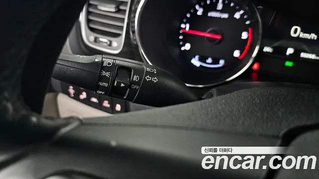 Kia Carnival 2018 thumb 8