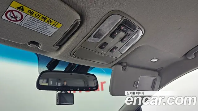 Kia Carnival 2018 thumb 2
