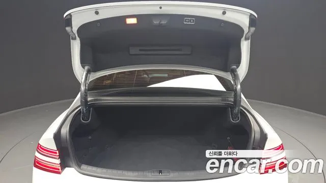 Genesis G80 2024 thumb 10
