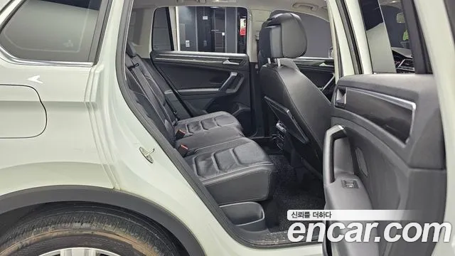 Volkswagen Tiguan 2020 thumb 2